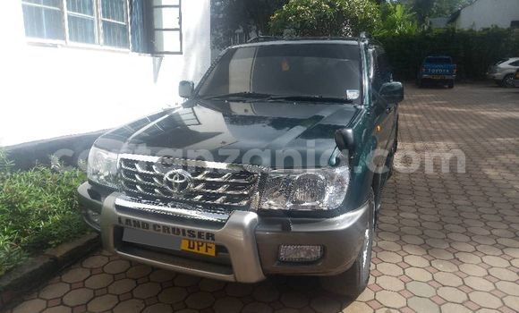 Buy Used Toyota Land Cruiser Green Car in Dar es Salaam in Dar es Salaam Buy Used Toyota Land Cruiser Green Car in Dar es Salaam in Dar es Salaam