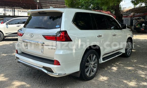 Nunua Ilio tumika Lexus LX 570 Nyeupe Gari ndani ya Dar es Salaam nchini Dar es Salaam Nunua Ilio tumika Lexus LX 570 Nyeupe Gari ndani ya Dar es Salaam nchini Dar es Salaam