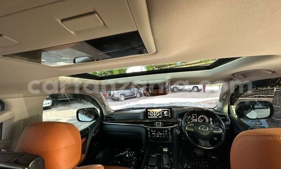 Nunua Ilio tumika Lexus LX 570 Nyeupe Gari ndani ya Dar es Salaam nchini Dar es Salaam Nunua Ilio tumika Lexus LX 570 Nyeupe Gari ndani ya Dar es Salaam nchini Dar es Salaam