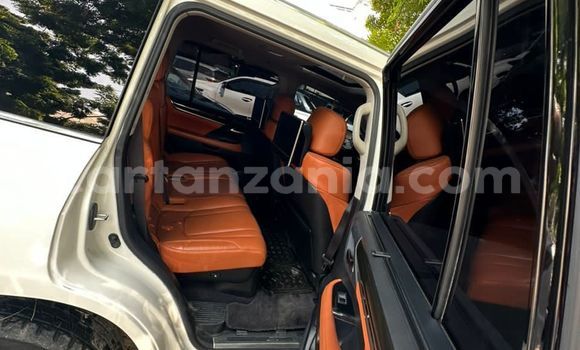 Nunua Ilio tumika Lexus LX 570 Nyeupe Gari ndani ya Dar es Salaam nchini Dar es Salaam Nunua Ilio tumika Lexus LX 570 Nyeupe Gari ndani ya Dar es Salaam nchini Dar es Salaam