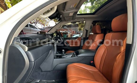 Nunua Ilio tumika Lexus LX 570 Nyeupe Gari ndani ya Dar es Salaam nchini Dar es Salaam Nunua Ilio tumika Lexus LX 570 Nyeupe Gari ndani ya Dar es Salaam nchini Dar es Salaam