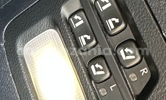 Nunua Ilio tumika Lexus LX 570 Nyeupe Gari ndani ya Dar es Salaam nchini Dar es Salaam Nunua Ilio tumika Lexus LX 570 Nyeupe Gari ndani ya Dar es Salaam nchini Dar es Salaam