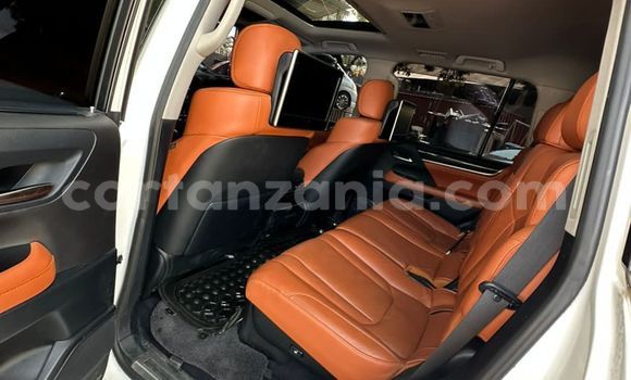 Nunua Ilio tumika Lexus LX 570 Nyeupe Gari ndani ya Dar es Salaam nchini Dar es Salaam Nunua Ilio tumika Lexus LX 570 Nyeupe Gari ndani ya Dar es Salaam nchini Dar es Salaam