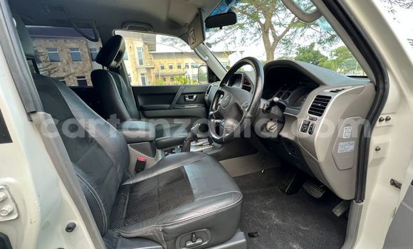Nunua Imported Mitsubishi Pajero Nyeupe Gari ndani ya Dar es Salaam nchini Dar es Salaam Nunua Imported Mitsubishi Pajero Nyeupe Gari ndani ya Dar es Salaam nchini Dar es Salaam