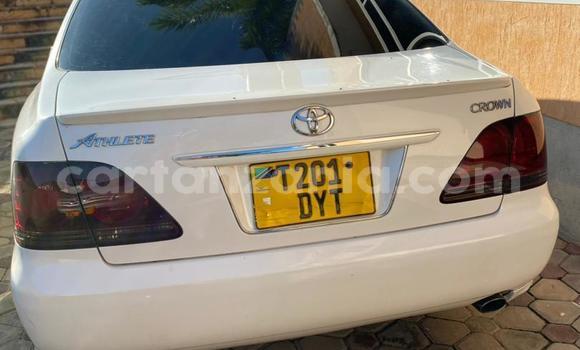 Buy Used Toyota Crown White Car in Dar es Salaam in Dar es Salaam