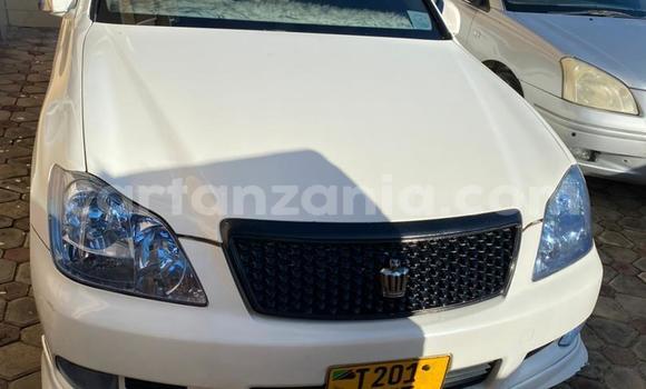 Buy Used Toyota Crown White Car in Dar es Salaam in Dar es Salaam Buy Used Toyota Crown White Car in Dar es Salaam in Dar es Salaam
