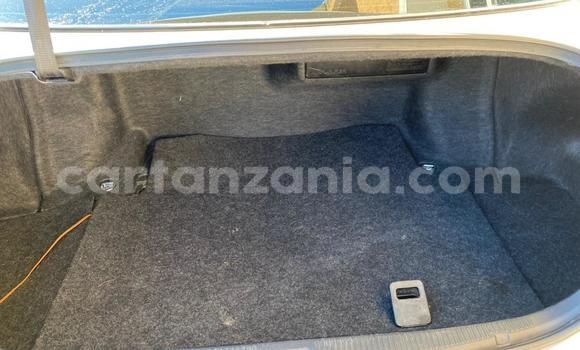 Buy Used Toyota Crown White Car in Dar es Salaam in Dar es Salaam Buy Used Toyota Crown White Car in Dar es Salaam in Dar es Salaam