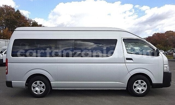 Buy Used Toyota Hiace Silver Car in Dar es Salaam in Dar es Salaam Buy Used Toyota Hiace Silver Car in Dar es Salaam in Dar es Salaam