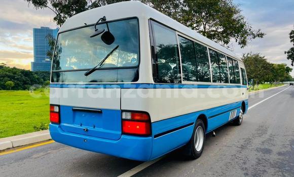 Nunua Imported Toyota Coaster Nyingine Gari ndani ya Dar es Salaam nchini Dar es Salaam Nunua Imported Toyota Coaster Nyingine Gari ndani ya Dar es Salaam nchini Dar es Salaam