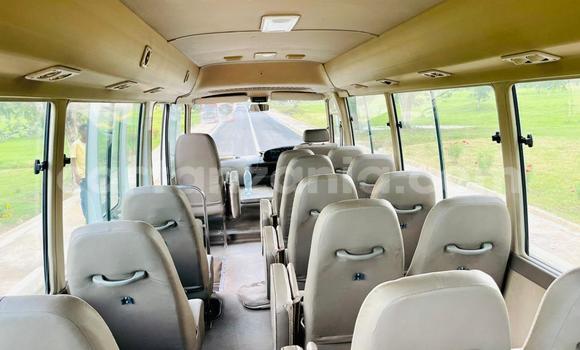 Nunua Imported Toyota Coaster Nyingine Gari ndani ya Dar es Salaam nchini Dar es Salaam Nunua Imported Toyota Coaster Nyingine Gari ndani ya Dar es Salaam nchini Dar es Salaam