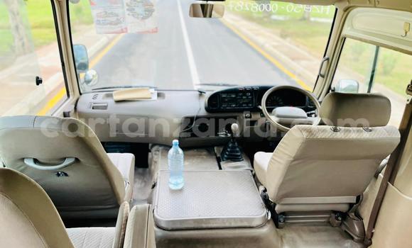 Nunua Imported Toyota Coaster Nyingine Gari ndani ya Dar es Salaam nchini Dar es Salaam Nunua Imported Toyota Coaster Nyingine Gari ndani ya Dar es Salaam nchini Dar es Salaam