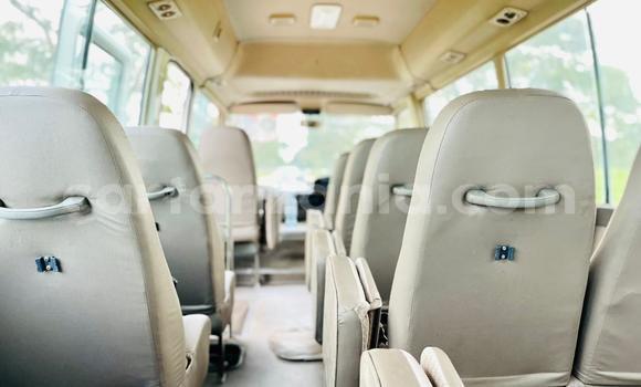 Nunua Imported Toyota Coaster Nyingine Gari ndani ya Dar es Salaam nchini Dar es Salaam Nunua Imported Toyota Coaster Nyingine Gari ndani ya Dar es Salaam nchini Dar es Salaam