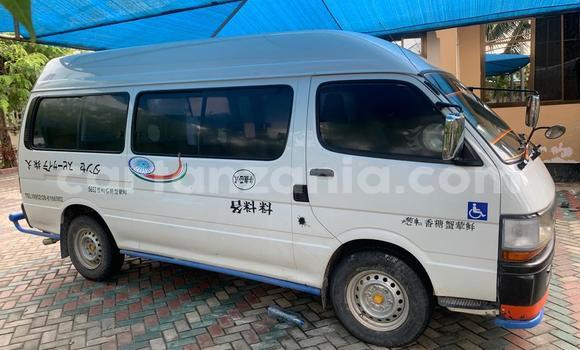 Nunua Ilio tumika Toyota Hiace Nyeupe Gari ndani ya Dar es Salaam nchini Dar es Salaam Nunua Ilio tumika Toyota Hiace Nyeupe Gari ndani ya Dar es Salaam nchini Dar es Salaam