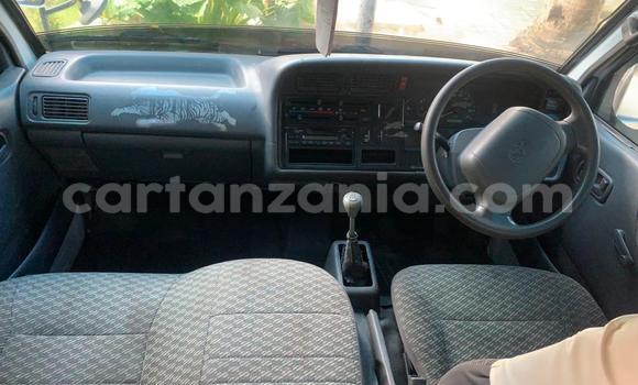 Nunua Ilio tumika Toyota Hiace Nyeupe Gari ndani ya Dar es Salaam nchini Dar es Salaam Nunua Ilio tumika Toyota Hiace Nyeupe Gari ndani ya Dar es Salaam nchini Dar es Salaam