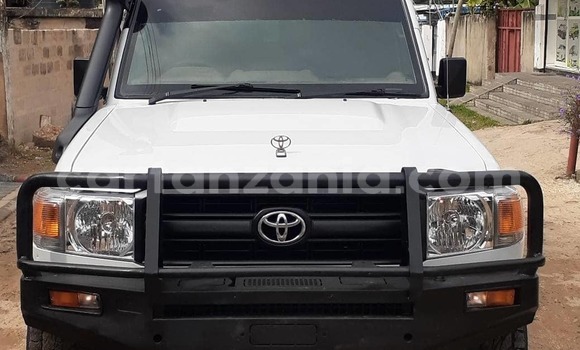 Buy Used Toyota Land Cruiser White Car in Dar es Salaam in Dar es Salaam Buy Used Toyota Land Cruiser White Car in Dar es Salaam in Dar es Salaam