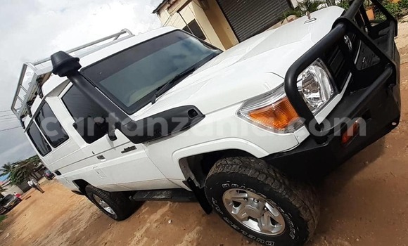 Buy Used Toyota Land Cruiser White Car in Dar es Salaam in Dar es Salaam Buy Used Toyota Land Cruiser White Car in Dar es Salaam in Dar es Salaam