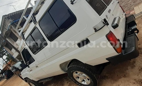 Buy Used Toyota Land Cruiser White Car in Dar es Salaam in Dar es Salaam Buy Used Toyota Land Cruiser White Car in Dar es Salaam in Dar es Salaam