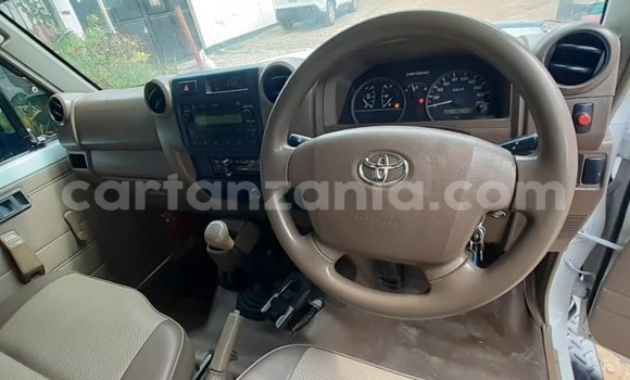 Buy Used Toyota Land Cruiser White Car in Dar es Salaam in Dar es Salaam Buy Used Toyota Land Cruiser White Car in Dar es Salaam in Dar es Salaam
