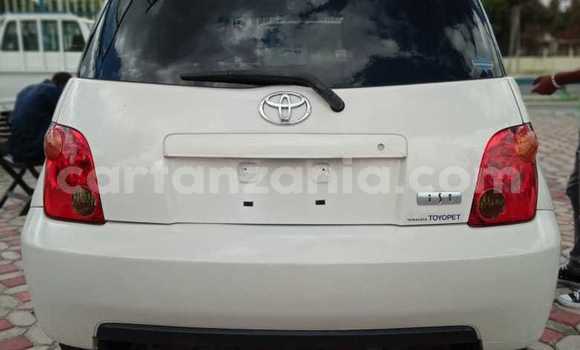 Buy Import Toyota IST White Car in Dar es Salaam in Dar es Salaam Buy Import Toyota IST White Car in Dar es Salaam in Dar es Salaam
