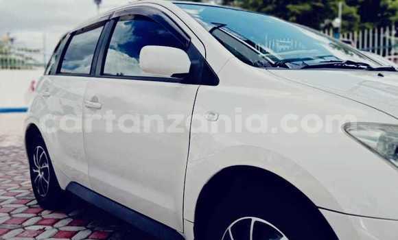 Buy Import Toyota IST White Car in Dar es Salaam in Dar es Salaam Buy Import Toyota IST White Car in Dar es Salaam in Dar es Salaam