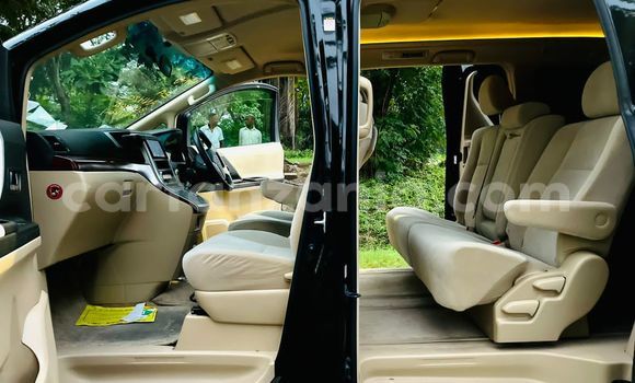 Nunua Imported Toyota Vellfire Nyeusi Gari ndani ya Dar es Salaam nchini Dar es Salaam Nunua Imported Toyota Vellfire Nyeusi Gari ndani ya Dar es Salaam nchini Dar es Salaam