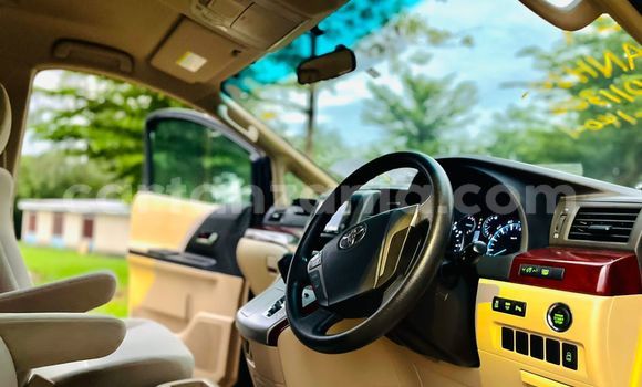 Nunua Imported Toyota Vellfire Nyeusi Gari ndani ya Dar es Salaam nchini Dar es Salaam Nunua Imported Toyota Vellfire Nyeusi Gari ndani ya Dar es Salaam nchini Dar es Salaam