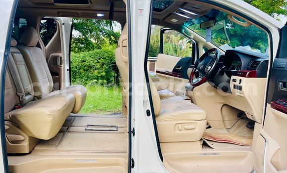 Nunua Imported Toyota Vellfire Nyeupe Gari ndani ya Dar es Salaam nchini Dar es Salaam Nunua Imported Toyota Vellfire Nyeupe Gari ndani ya Dar es Salaam nchini Dar es Salaam