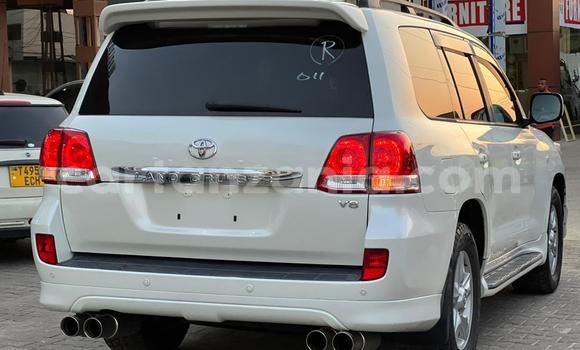 Buy Import Toyota Land Cruiser White Car in Dar es Salaam in Dar es Salaam Buy Import Toyota Land Cruiser White Car in Dar es Salaam in Dar es Salaam