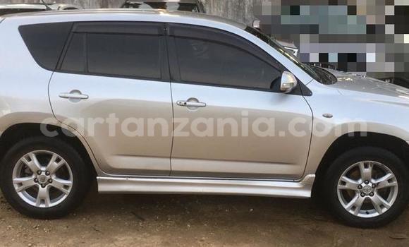 Nunua Ilio tumika Toyota Vanguard Fedha Gari ndani ya Dar es Salaam nchini Dar es Salaam Nunua Ilio tumika Toyota Vanguard Fedha Gari ndani ya Dar es Salaam nchini Dar es Salaam