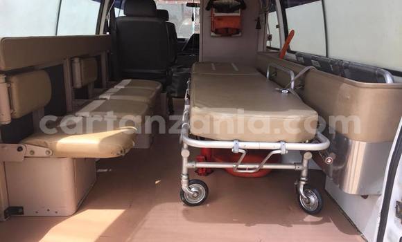 Nunua Ilio tumika Nissan Caravan Nyeupe Gari ndani ya Dar es Salaam nchini Dar es Salaam Nunua Ilio tumika Nissan Caravan Nyeupe Gari ndani ya Dar es Salaam nchini Dar es Salaam