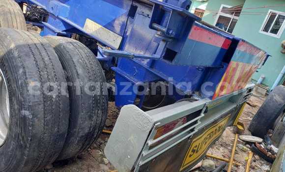 Buy Used Caterpillar 120 Blue Truck in Dar es Salaam in Dar es Salaam Buy Used Caterpillar 120 Blue Truck in Dar es Salaam in Dar es Salaam