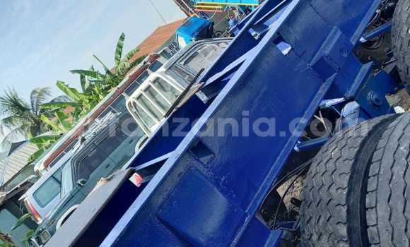 Buy Used Caterpillar 120 Blue Truck in Dar es Salaam in Dar es Salaam Buy Used Caterpillar 120 Blue Truck in Dar es Salaam in Dar es Salaam