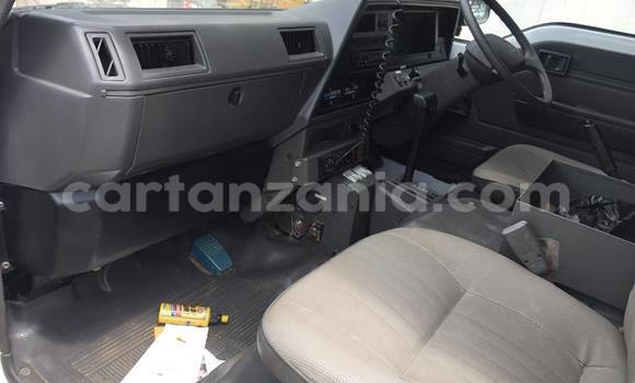Nunua Ilio tumika Nissan Caravan Nyeupe Gari ndani ya Dar es Salaam nchini Dar es Salaam Nunua Ilio tumika Nissan Caravan Nyeupe Gari ndani ya Dar es Salaam nchini Dar es Salaam