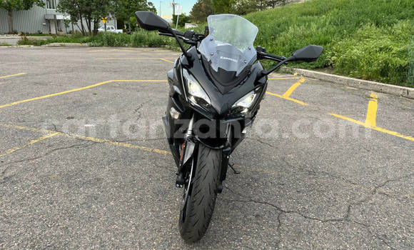 Buy Used Kawasaki Ninja ZX-9R Black Bike in Wete in Pemba North Buy Used Kawasaki Ninja ZX-9R Black Bike in Wete in Pemba North