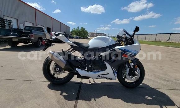 Buy Used Suzuki 750 White Bike in Chemba in Dodoma Buy Used Suzuki 750 White Bike in Chemba in Dodoma