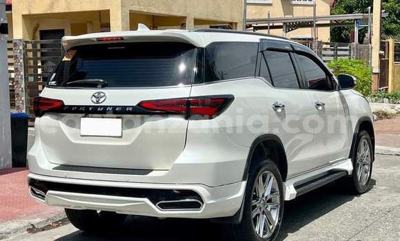 Buy Used Toyota Fortuner White Car in Chemba in Dodoma