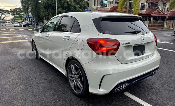 Nunua Ilio tumika Mercedes Viano Nyeupe Gari ndani ya Vijijini vya Babati nchini Manyara Nunua Ilio tumika Mercedes Viano Nyeupe Gari ndani ya Vijijini vya Babati nchini Manyara