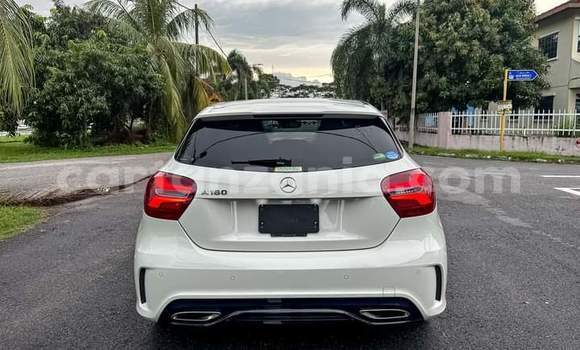 Nunua Ilio tumika Mercedes Viano Nyeupe Gari ndani ya Vijijini vya Babati nchini Manyara Nunua Ilio tumika Mercedes Viano Nyeupe Gari ndani ya Vijijini vya Babati nchini Manyara