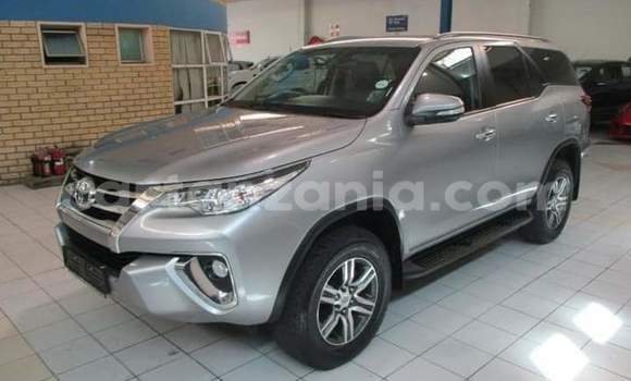 Buy Used Toyota Fortuner Silver Car in Biharamulo in Kagera Buy Used Toyota Fortuner Silver Car in Biharamulo in Kagera