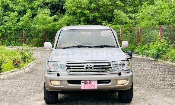 Nunua Imported Toyota Land Cruiser Fedha Gari ndani ya Dar es Salaam nchini Dar es Salaam Nunua Imported Toyota Land Cruiser Fedha Gari ndani ya Dar es Salaam nchini Dar es Salaam