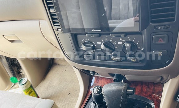 Nunua Imported Toyota Land Cruiser Fedha Gari ndani ya Dar es Salaam nchini Dar es Salaam Nunua Imported Toyota Land Cruiser Fedha Gari ndani ya Dar es Salaam nchini Dar es Salaam