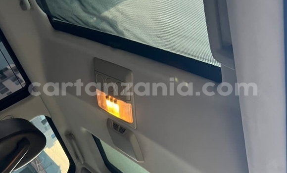 Buy Used Land Rover Discovery Black Car in Dar es Salaam in Dar es Salaam Buy Used Land Rover Discovery Black Car in Dar es Salaam in Dar es Salaam