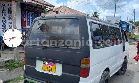 Nunua Ilio tumika Toyota Hiace Nyeupe Gari ndani ya Dar es Salaam nchini Dar es Salaam Nunua Ilio tumika Toyota Hiace Nyeupe Gari ndani ya Dar es Salaam nchini Dar es Salaam