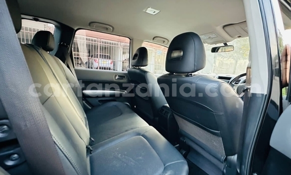 Nunua Imported Nissan X–Trail Nyeusi Gari ndani ya Dar es Salaam nchini Dar es Salaam Nunua Imported Nissan X–Trail Nyeusi Gari ndani ya Dar es Salaam nchini Dar es Salaam