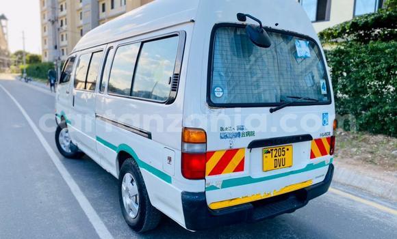 Buy Used Toyota Hiace White Car in Dar es Salaam in Dar es Salaam Buy Used Toyota Hiace White Car in Dar es Salaam in Dar es Salaam