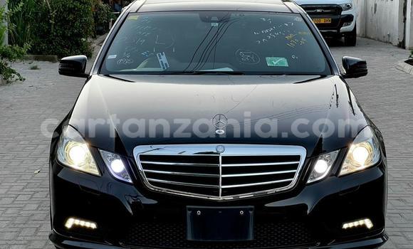 Nunua Ilio tumika Mercedes-Benz E-Classe Nyeusi Gari ndani ya Dar es Salaam nchini Dar es Salaam Nunua Ilio tumika Mercedes-Benz E-Classe Nyeusi Gari ndani ya Dar es Salaam nchini Dar es Salaam
