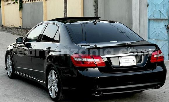 Nunua Ilio tumika Mercedes-Benz E-Classe Nyeusi Gari ndani ya Dar es Salaam nchini Dar es Salaam Nunua Ilio tumika Mercedes-Benz E-Classe Nyeusi Gari ndani ya Dar es Salaam nchini Dar es Salaam