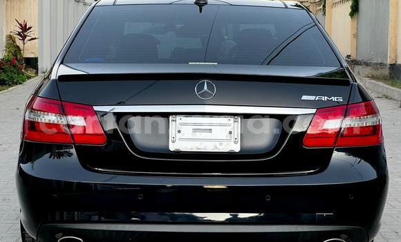 Nunua Ilio tumika Mercedes-Benz E-Classe Nyeusi Gari ndani ya Dar es Salaam nchini Dar es Salaam Nunua Ilio tumika Mercedes-Benz E-Classe Nyeusi Gari ndani ya Dar es Salaam nchini Dar es Salaam