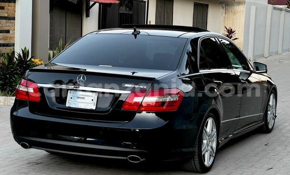 Nunua Ilio tumika Mercedes-Benz E-Classe Nyeusi Gari ndani ya Dar es Salaam nchini Dar es Salaam Nunua Ilio tumika Mercedes-Benz E-Classe Nyeusi Gari ndani ya Dar es Salaam nchini Dar es Salaam