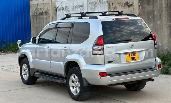 Nunua Ilio tumika Toyota Land Cruiser Prado Fedha Gari ndani ya Dar es Salaam nchini Dar es Salaam Nunua Ilio tumika Toyota Land Cruiser Prado Fedha Gari ndani ya Dar es Salaam nchini Dar es Salaam